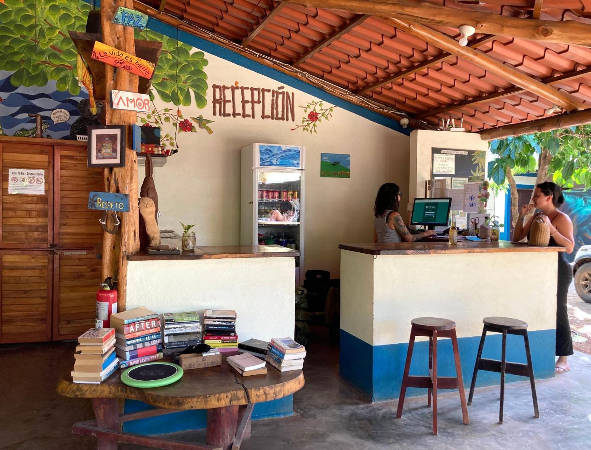Tamahostel & Glamping Tamarindo Exterior photo