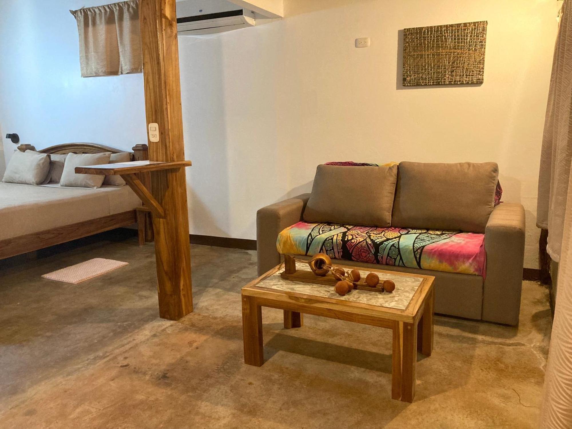 Tamahostel & Glamping Tamarindo Exterior photo