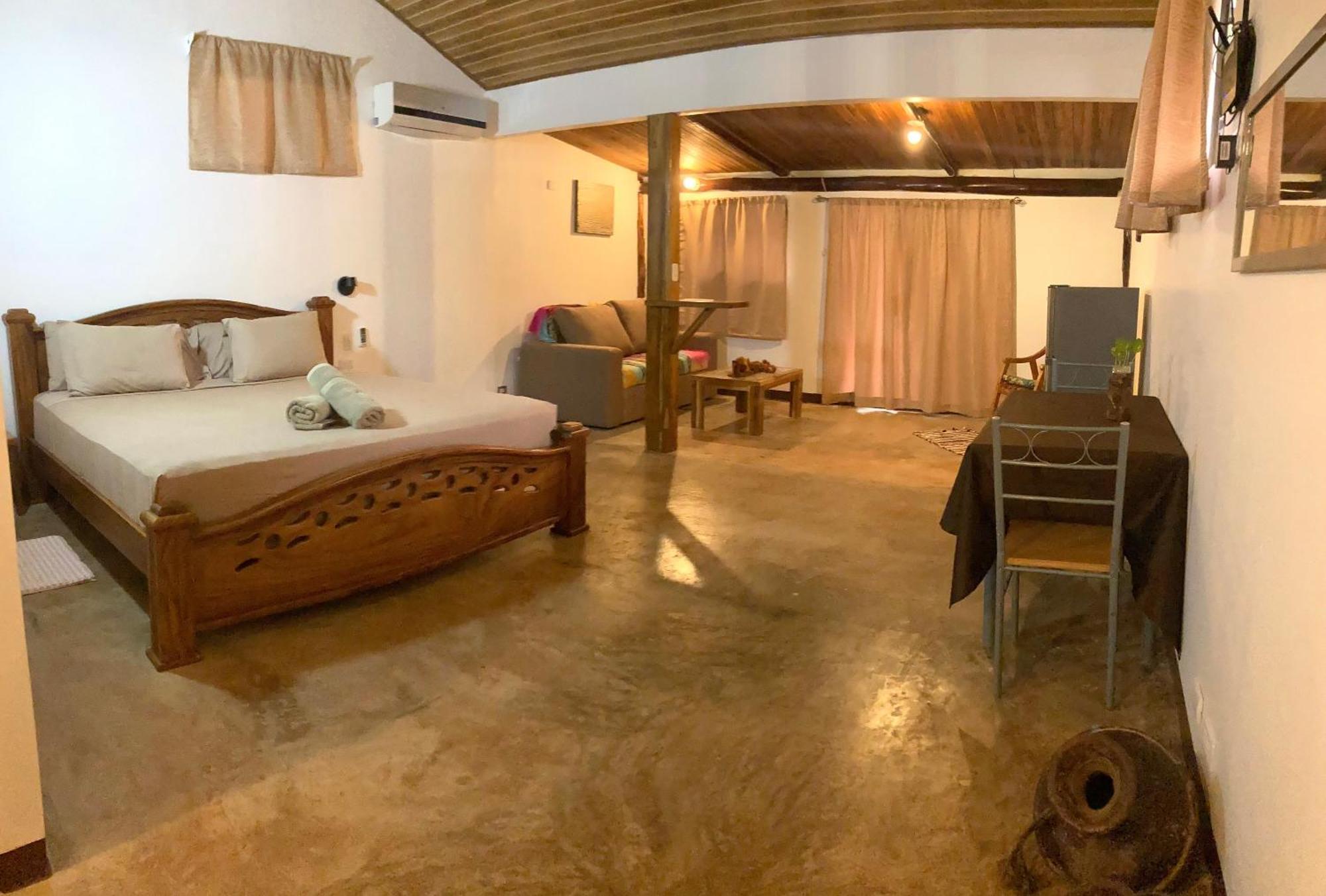 Tamahostel & Glamping Tamarindo Exterior photo